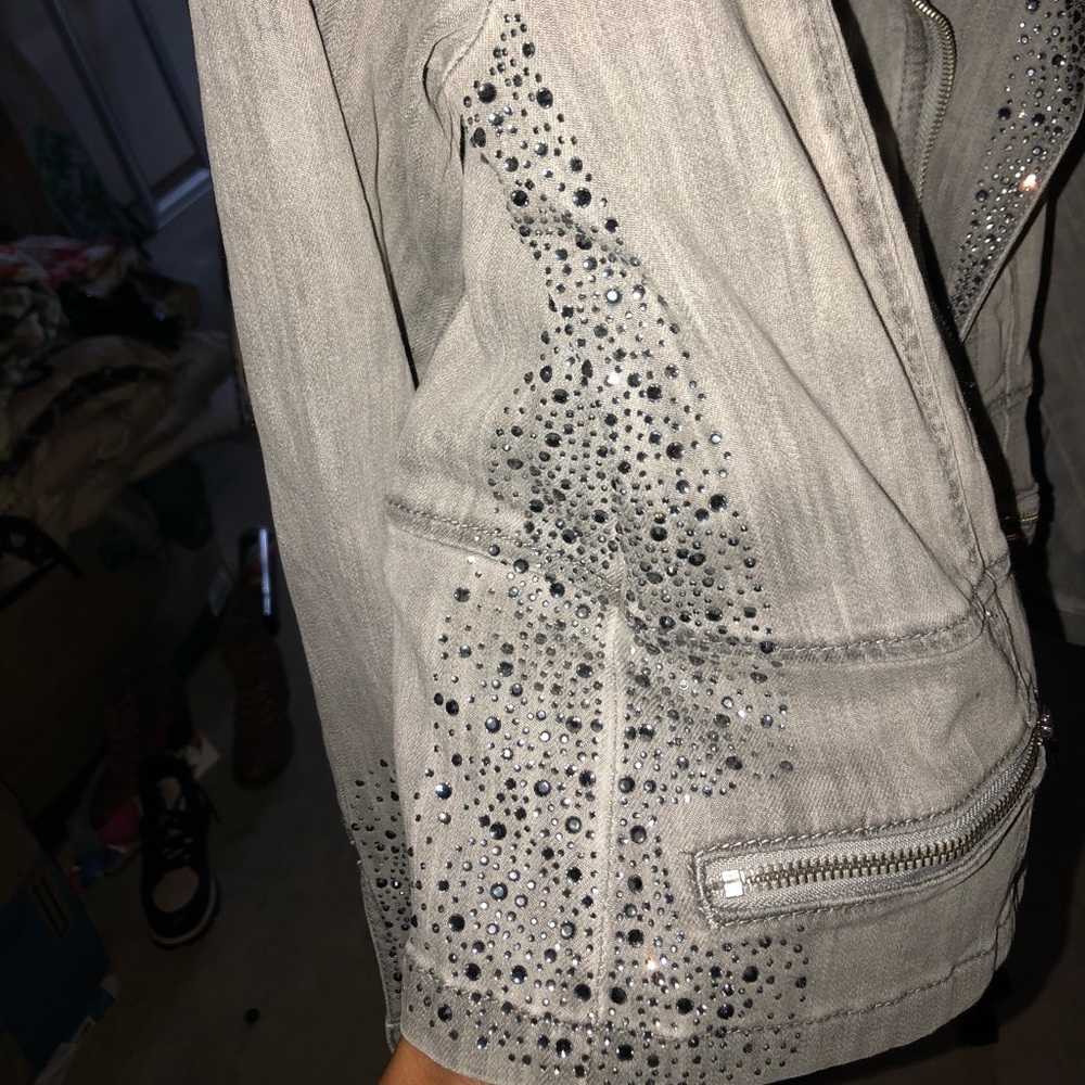 Women’s crystal embellished denim jacket 🧥 - Picture 4 of 7
